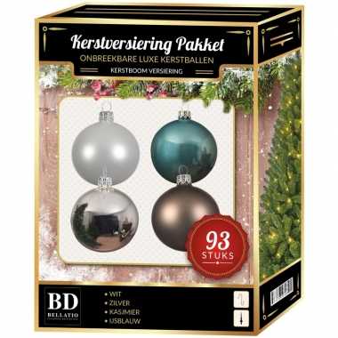 Kerstboom kerstballen pakket 93 stuks met piek wit/blauw/bruin/zilver versiering